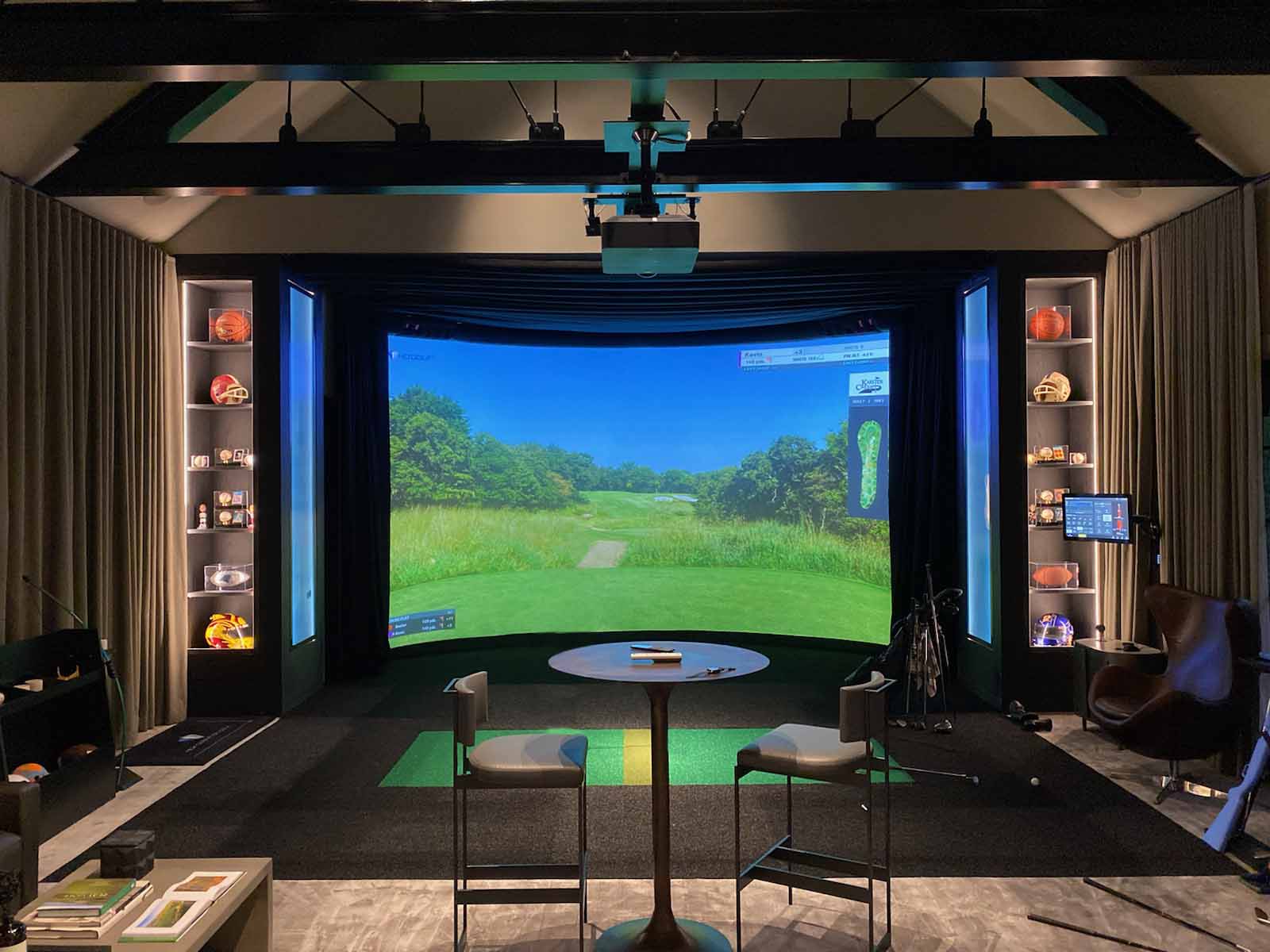 HD Golf 4:3 Golf Simulator for Home & Commercial Use