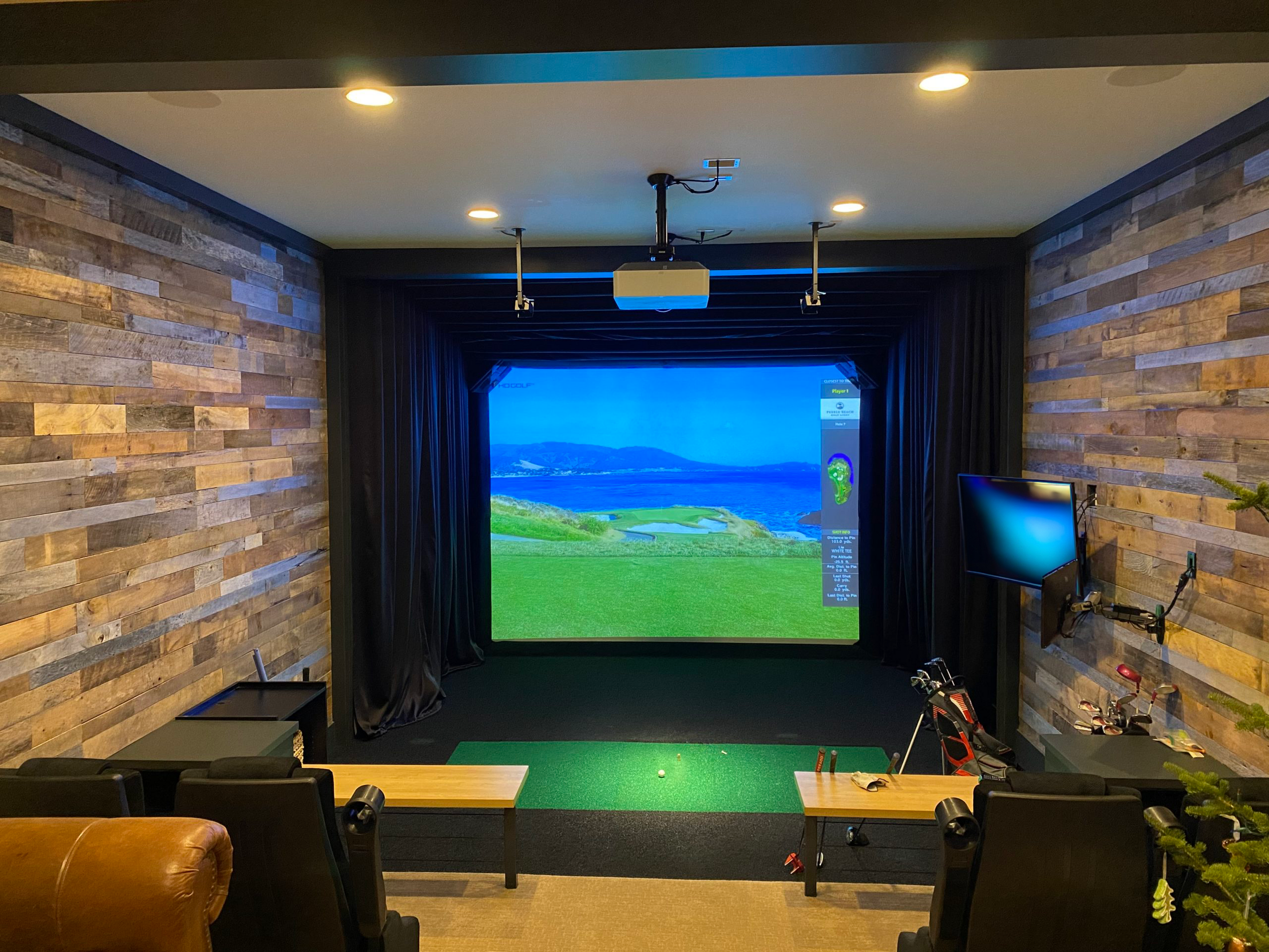 HD Golf 16:10 Widescreen Golf Simulator — Professional Grade, Widescreen Format, Home & Commercial Install
