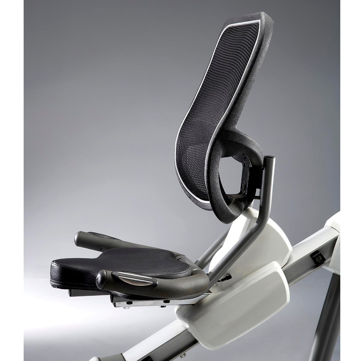 PhysioCycle XT mesh seat back