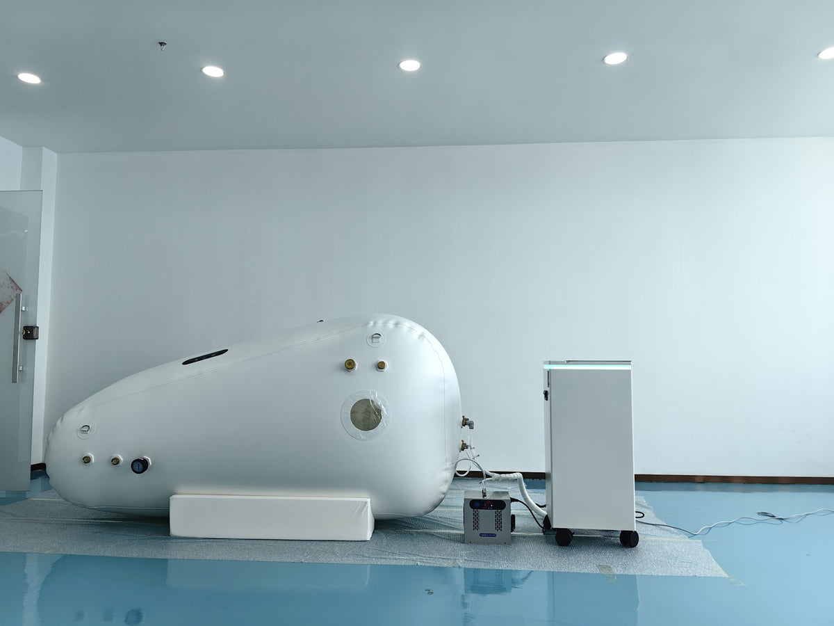 OxyAir OLV-RZT01 reclining chamber and external equipment