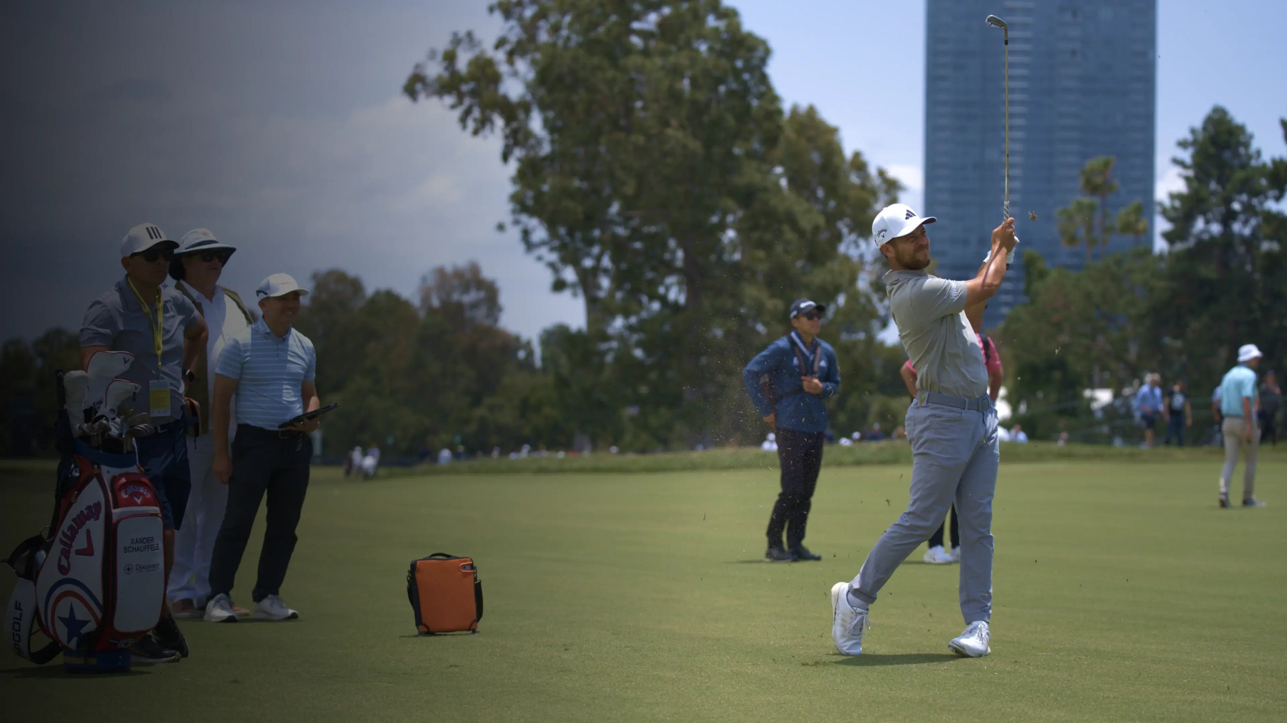 TrackMan 4 Golf Launch Monitor — Indoor & Outdoor, Dual Radar