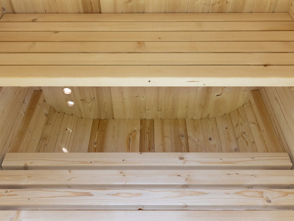 Bench and ventilation
